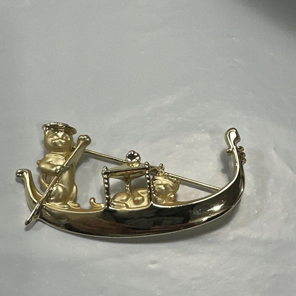 Vintage AJC Cats on Gondola Matte and Shiny Gold Plated Pin Brooch